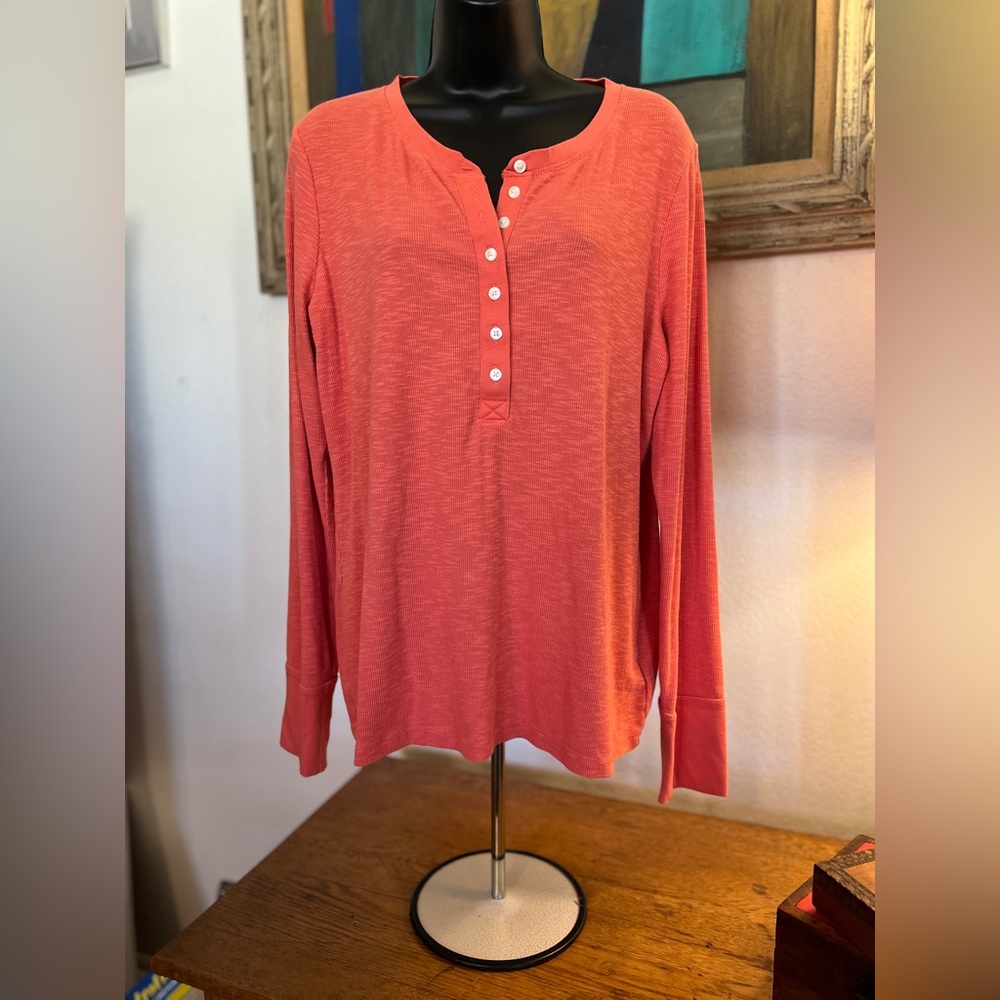Gap long sleeved T